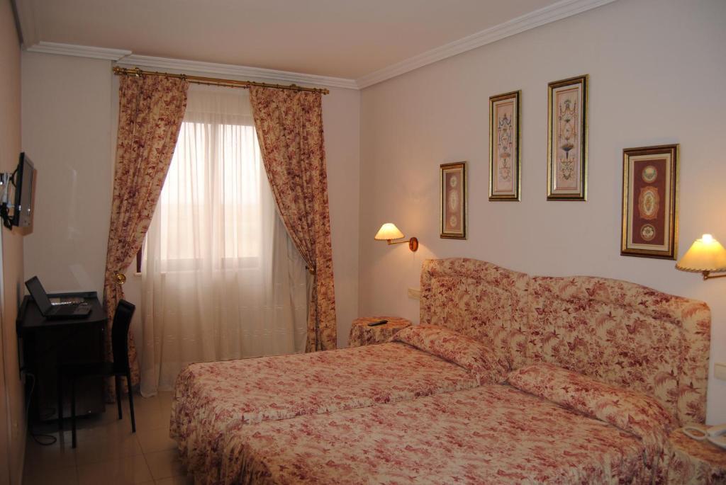 Hotel Cristina-Enea Valdeganga Zimmer foto