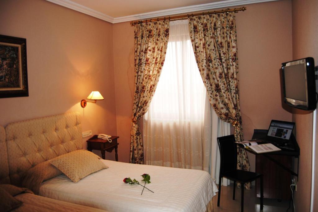 Hotel Cristina-Enea Valdeganga Zimmer foto